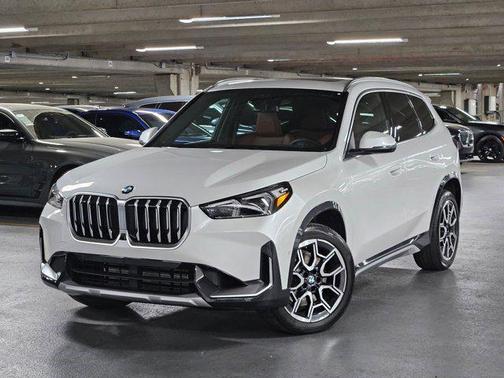 Mineral White Metallic 2026 BMW X1 xDrive28i