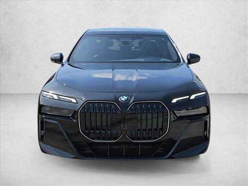Black Sapphire Metallic 2026 BMW 740 xDrive