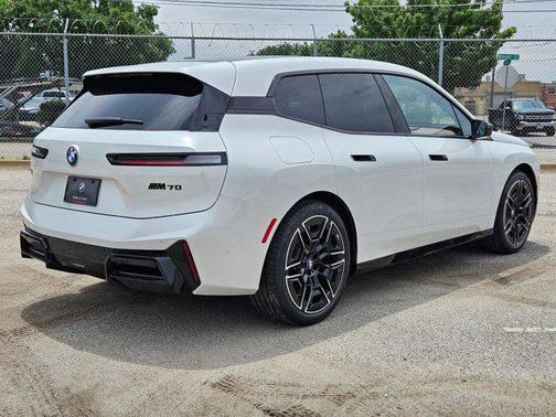 2026 BMW iX M70