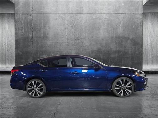 2021 Nissan Altima SR FWD