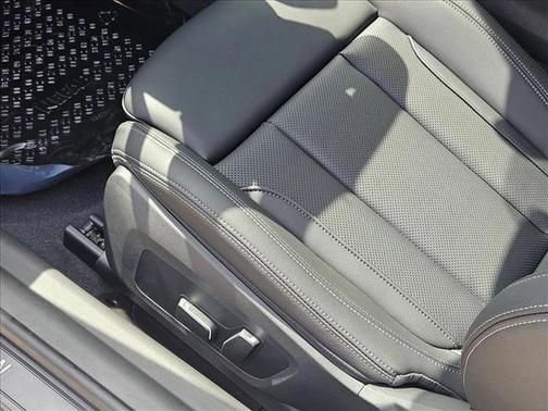 2025 BMW 230 i xDrive