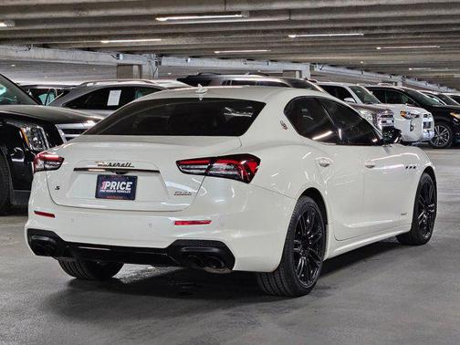 Bianco 2021 Maserati Ghibli S GranSport
