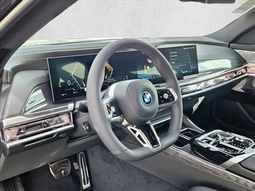 Black Sapphire Metallic 2026 BMW i7 xDrive60