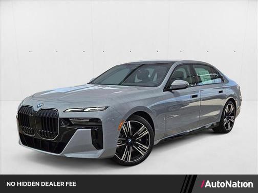 Brooklyn Grey Metallic 2025 BMW 740 740i