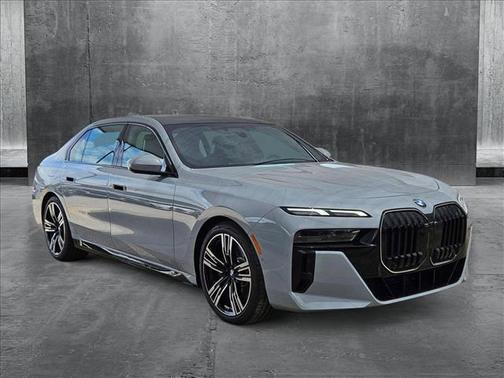2025 BMW 740 i