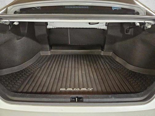 Wind Chill Pearl 2021 Toyota Camry XSE