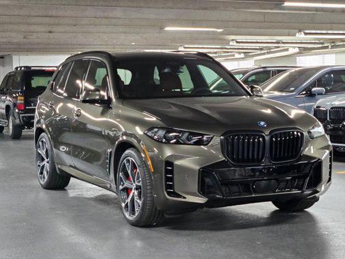 Manhattan Green Metallic 2026 BMW X5 PHEV xDrive50e