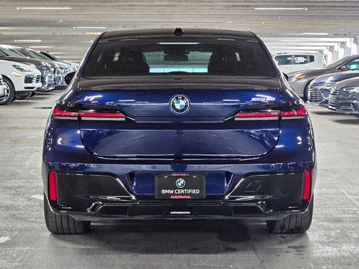 Tanzanite Blue II Metallic 2023 BMW i7 xDrive60