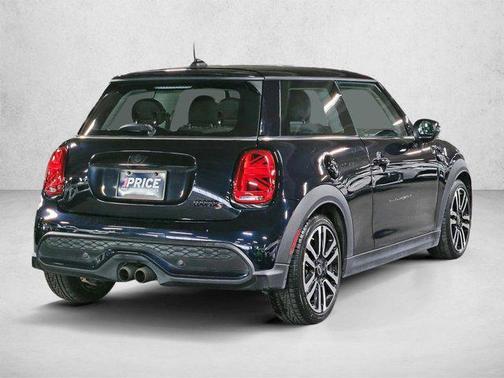 MINI Yours Enigmatic Black Metallic 2022 MINI Hardtop Cooper S