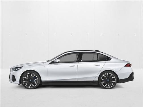 Mineral White Metallic 2027 BMW i5 eDrive40