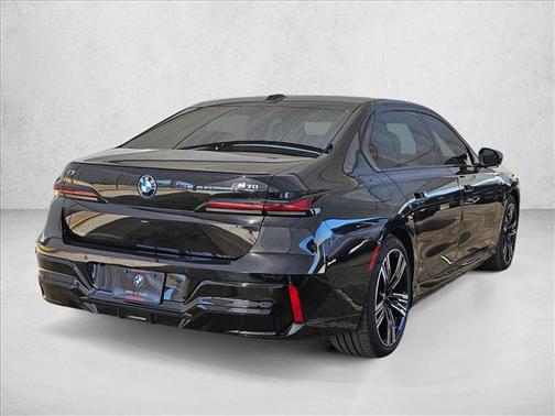 Black Sapphire Metallic 2026 BMW i7 M70