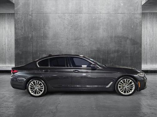 2021 BMW 530 530i