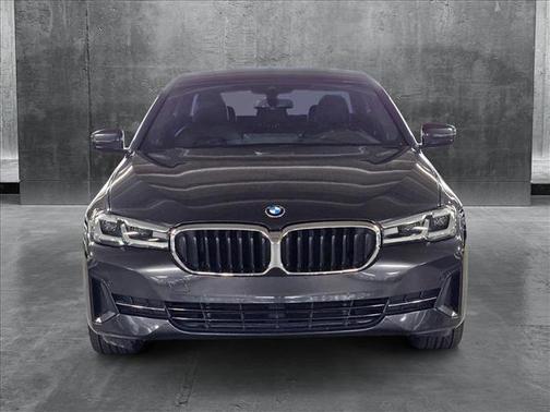 2021 BMW 530 530i