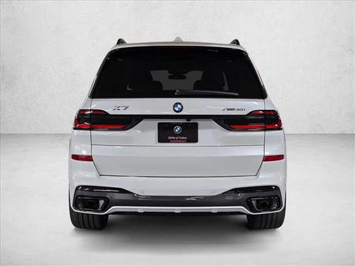 Mineral White Metallic 2026 BMW X7 xDrive40i