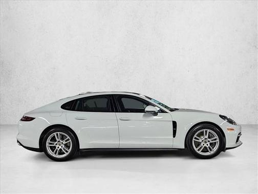 Carrara White Metallic 2020 Porsche Panamera RWD