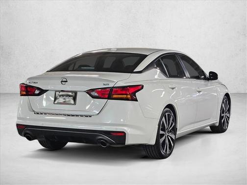 2021 Nissan Altima SR FWD