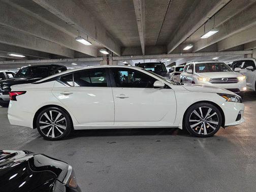 2021 Nissan Altima SR FWD