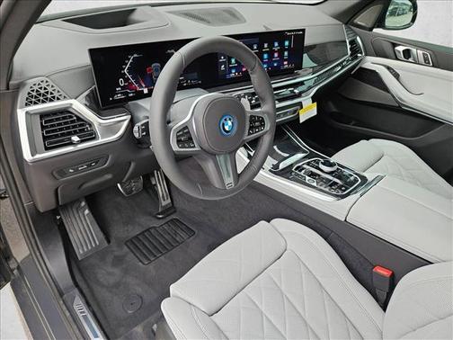 Dravit Grey Metallic 2026 BMW X5 PHEV xDrive50e