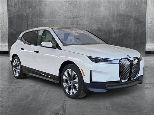 2025 BMW iX xDrive50