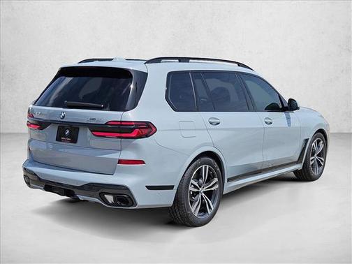 Brooklyn Grey Metallic 2027 BMW X7 xDrive40i