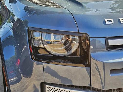 2024 Land Rover Defender 110 P300