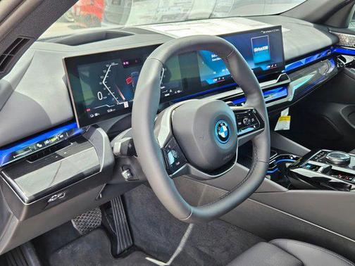 2025 BMW i5 xDrive40