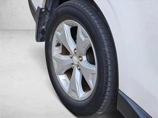 Crystal White Pearl 2016 Subaru Forester 2.5i Limited