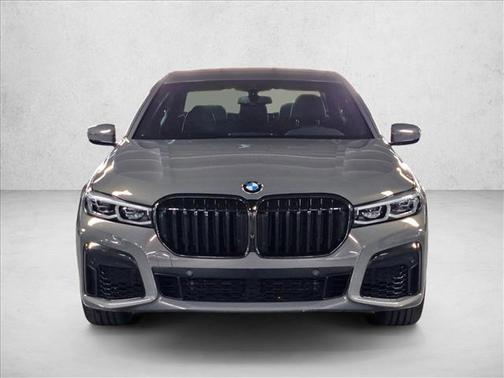 2022 BMW 740 i