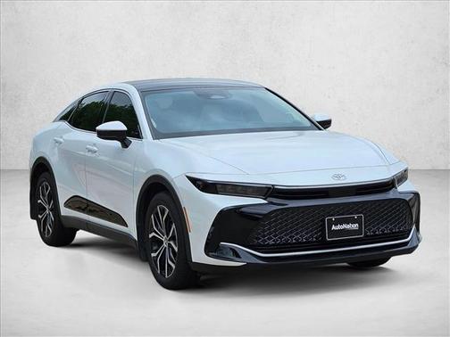 Oxygen White 2024 Toyota Crown Limited