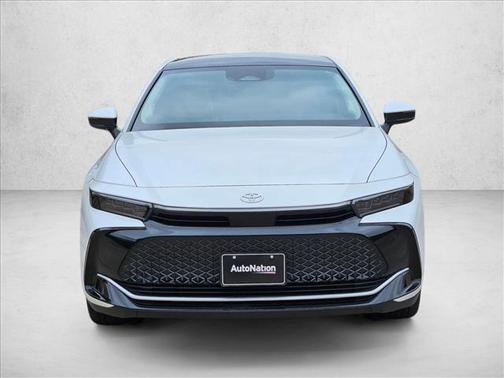 Oxygen White 2024 Toyota Crown Limited