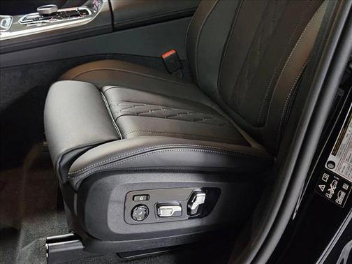 2026 BMW X7 M60i