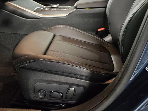 2025 BMW 330 i