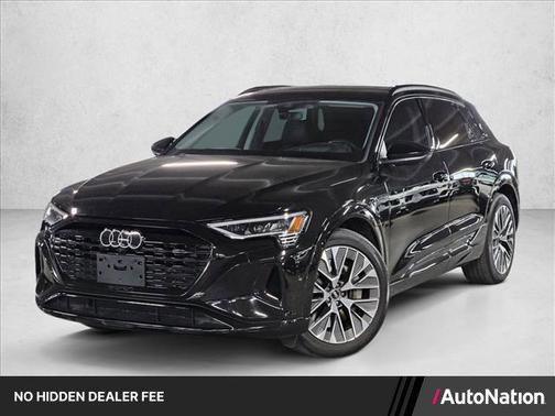 Mythos Black Metallic 2024 Audi Q8 e-tron Prestige