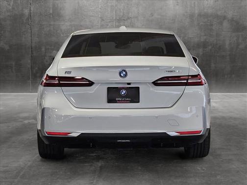 2024 BMW i5 eDrive40