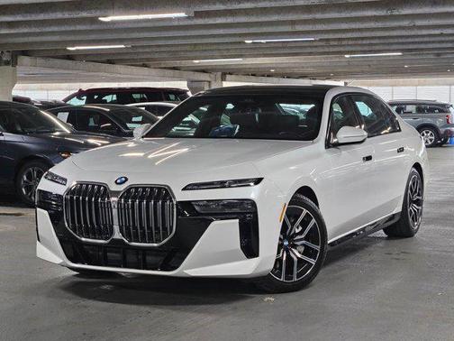 2023 BMW 740 i