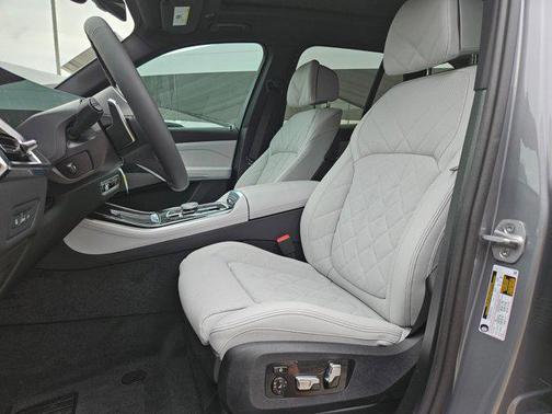 Skyscraper Grey Metallic 2026 BMW X5 sDrive40i