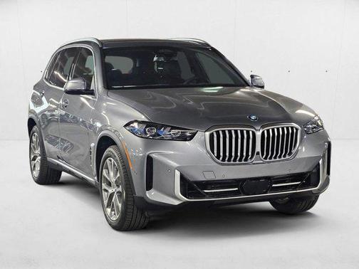 Skyscraper Grey Metallic 2026 BMW X5 xDrive40i