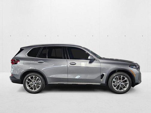 Skyscraper Grey Metallic 2026 BMW X5 xDrive40i