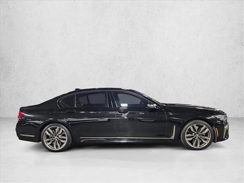 2022 BMW M760 xDrive