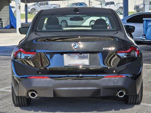 2025 BMW 230 i
