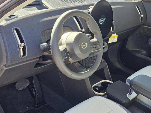 Nanuq White Metallic 2025 MINI Countryman Cooper S ALL4