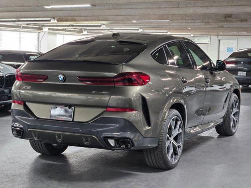 Manhattan Green Metallic 2027 BMW X6 xDrive40i