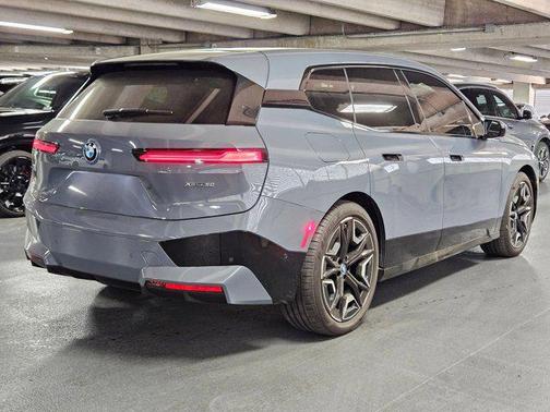 2025 BMW iX xDrive50
