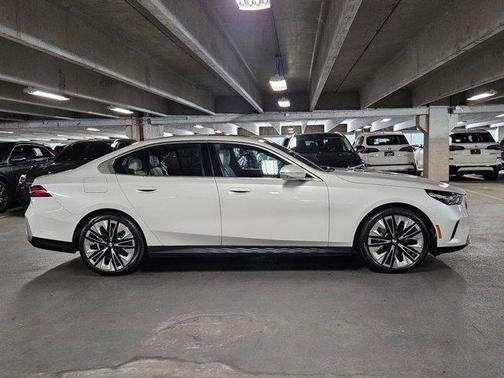 2024 BMW 530 i