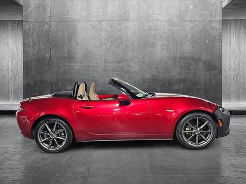 2016 Mazda MX-5 Miata Grand Touring