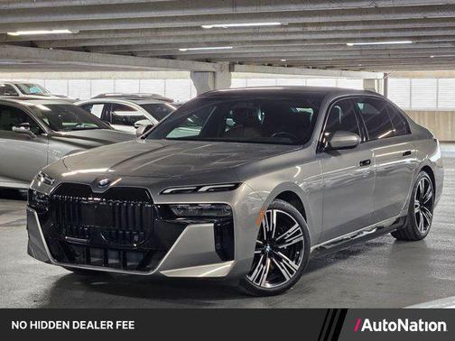 Oxide Grey Metallic 2024 BMW i7 eDrive50