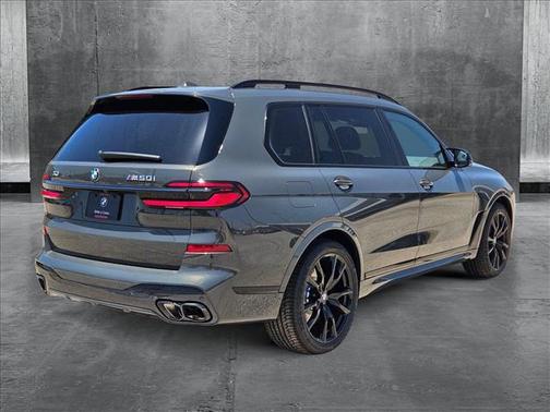2026 BMW X7 M60i