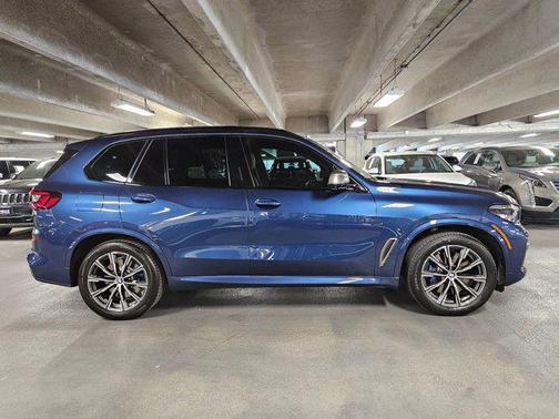 2022 BMW X5 M50i
