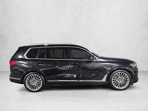 Black Sapphire Metallic 2022 BMW X7 xDrive40i