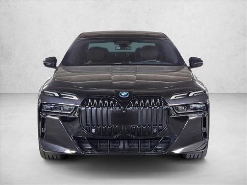 Black Sapphire Metallic 2023 BMW i7 xDrive60